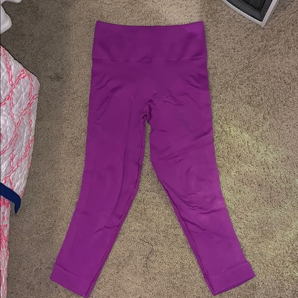 lululemon athletica Pants - Lululemon Zone In Crop Leggings